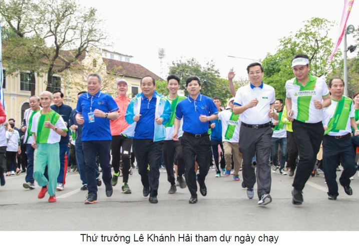 Thứ trưởng Lê Khánh Hải tham dự ngày chạy.jpg