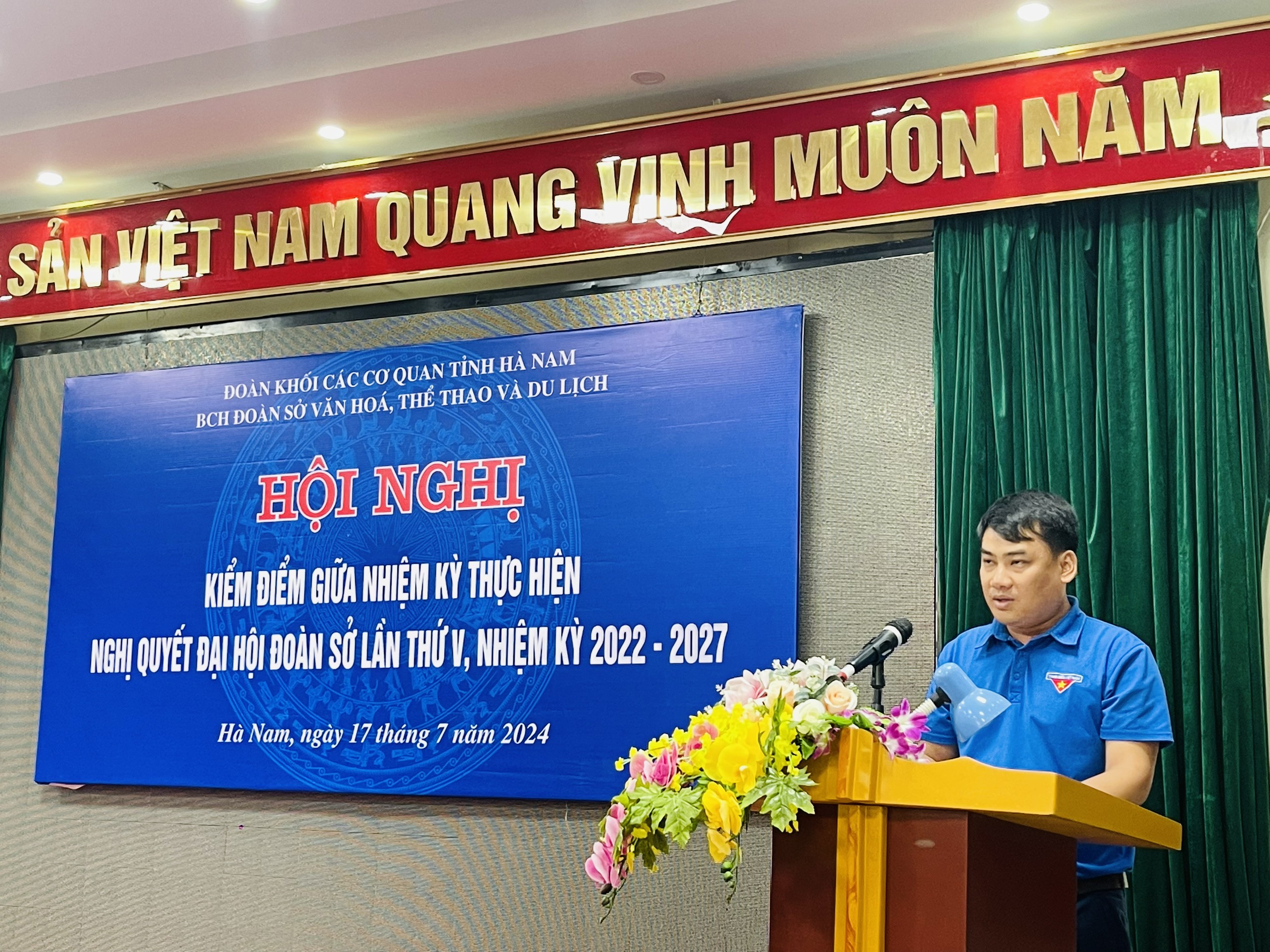 Đc Trần Văn Thông, Phó Bí thư Đoàn Sở trình bày báo cáo kiểm điểm giữa nhiệm kỳ.jpg